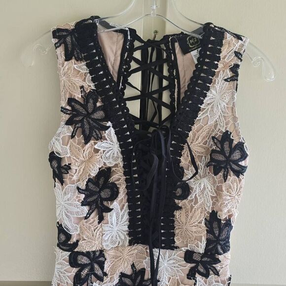 M 2 by Mocha Apparel "Tiger Lily" 3D Lace, Blk/Iv/ Bge Knee lgth Dress, NWT, S - Picture 3 of 8